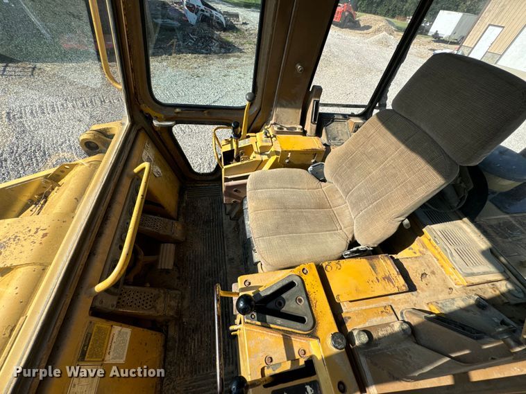 image for item EH6986 1994 Caterpillar  953B track loader