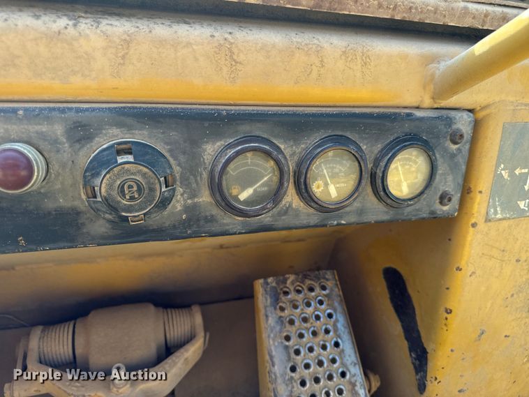 image for item EH6986 1994 Caterpillar  953B track loader