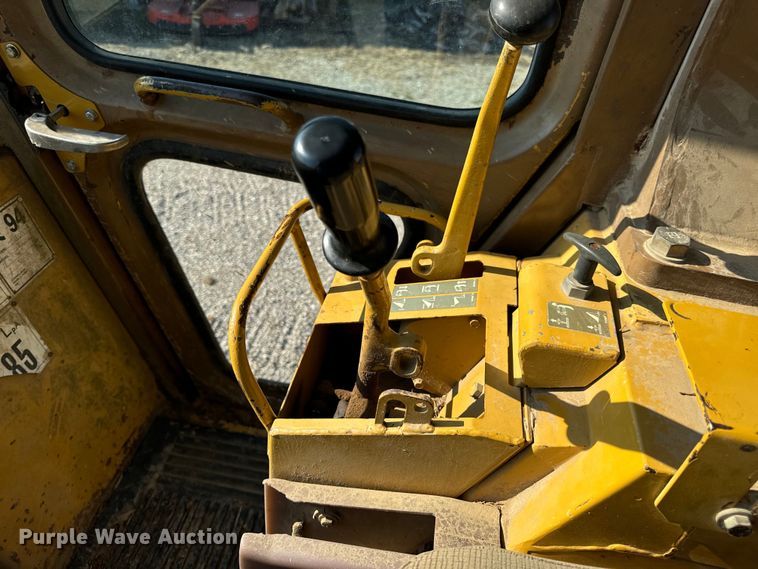 image for item EH6986 1994 Caterpillar  953B track loader