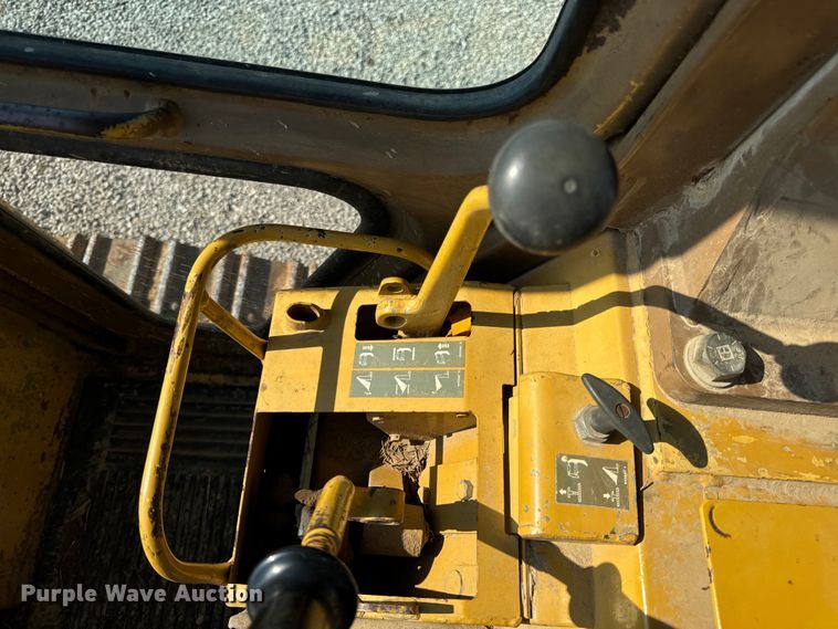 image for item EH6986 1994 Caterpillar  953B track loader