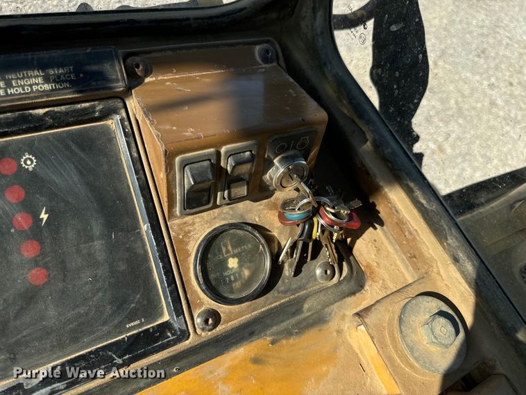 image for item EH6986 1994 Caterpillar  953B track loader