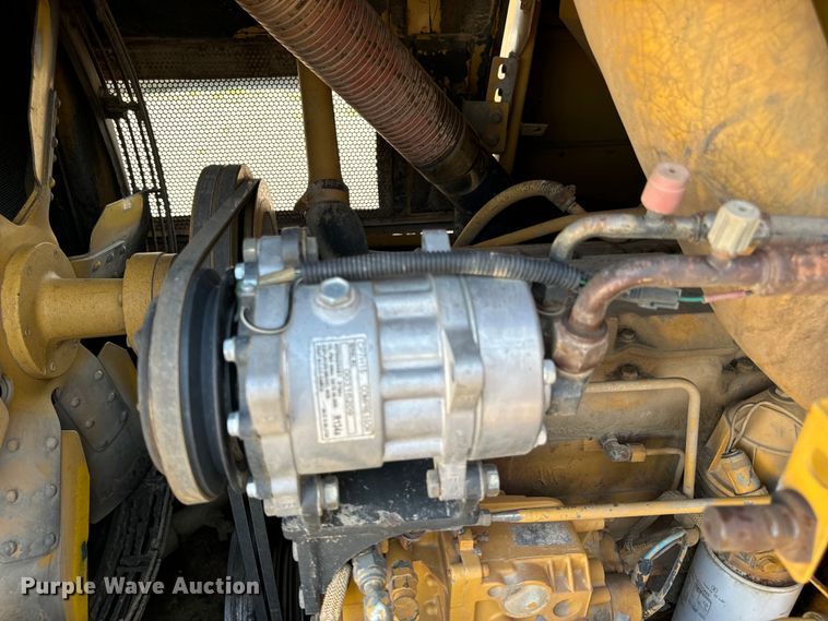 image for item EH6986 1994 Caterpillar  953B track loader