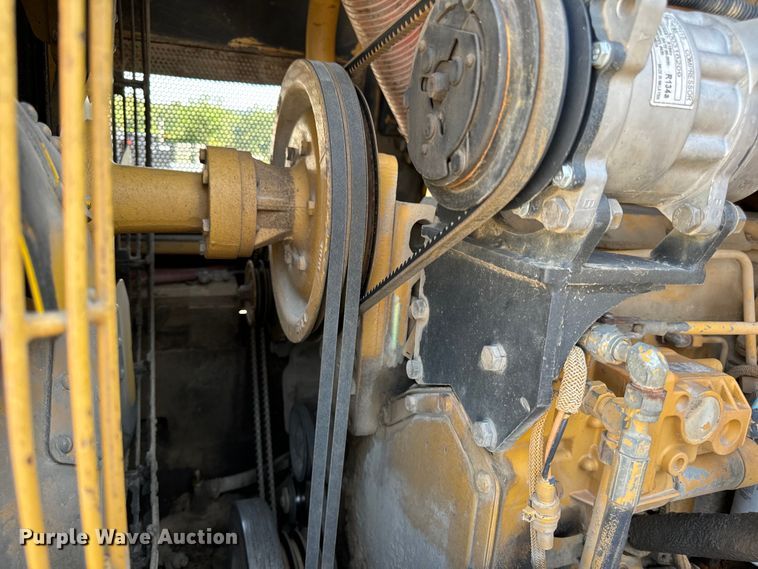 image for item EH6986 1994 Caterpillar  953B track loader