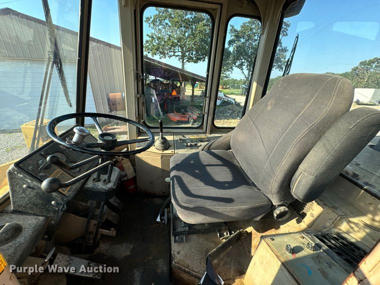 image for item EH6989 1988 John Deere 544E wheel loader