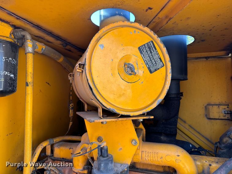 image for item EH6989 1988 John Deere 544E wheel loader