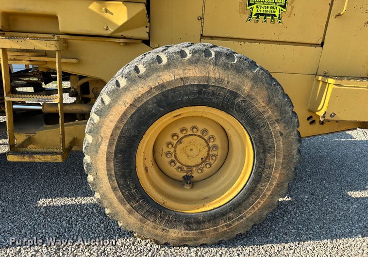 image for item EH6989 1988 John Deere 544E wheel loader