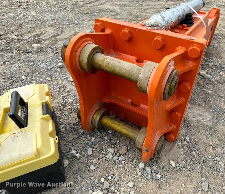 image for item EH6998 2024 Jisan JSB400B breaker