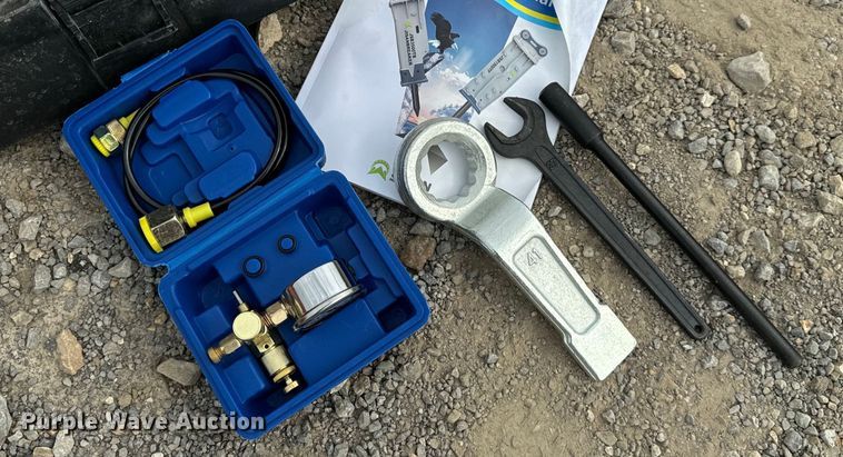 image for item EH6998 2024 Jisan JSB400B breaker