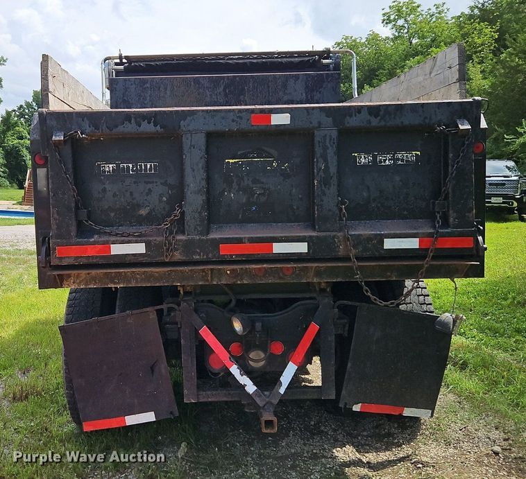 image for item EI3953 1993 Ford L9000 dump truck