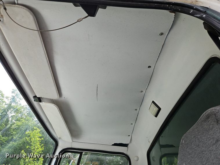 image for item EI3953 1993 Ford L9000 dump truck