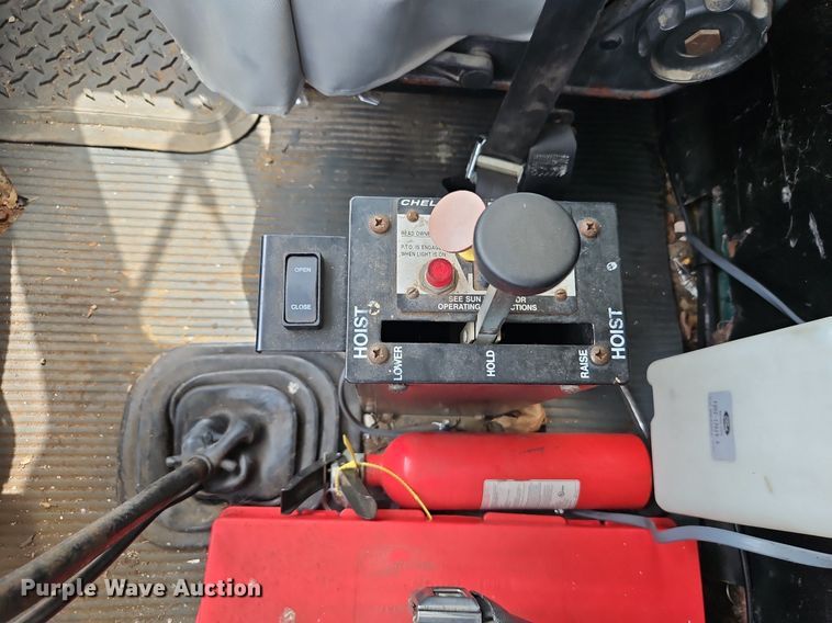 image for item EI3953 1993 Ford L9000 dump truck