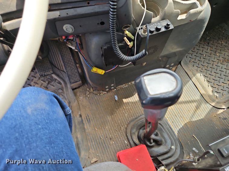 image for item EI3953 1993 Ford L9000 dump truck