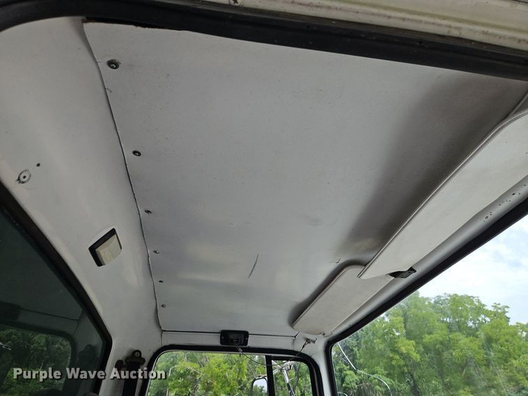 image for item EI3953 1993 Ford L9000 dump truck