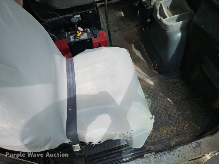 image for item EI3953 1993 Ford L9000 dump truck