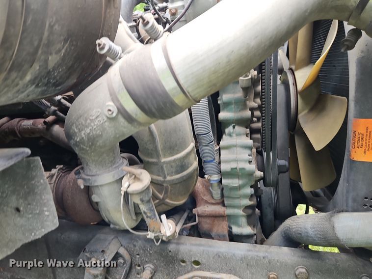 image for item EI3953 1993 Ford L9000 dump truck