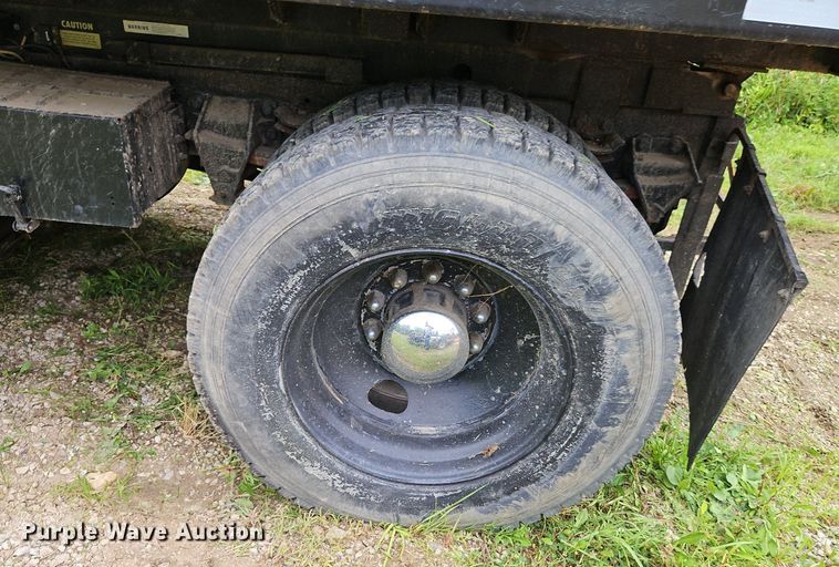 image for item EI3953 1993 Ford L9000 dump truck