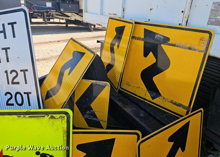 image for item EI8286 Road safety equipment