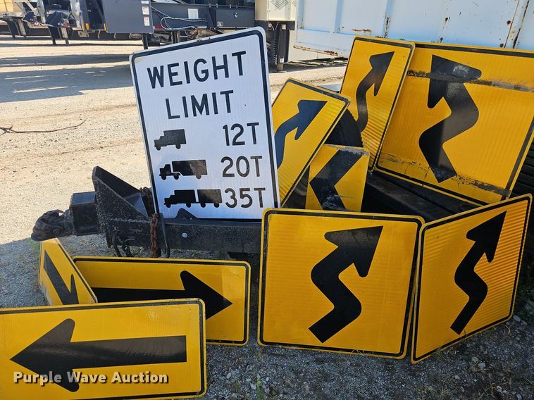 image for item EI8286 Road safety equipment