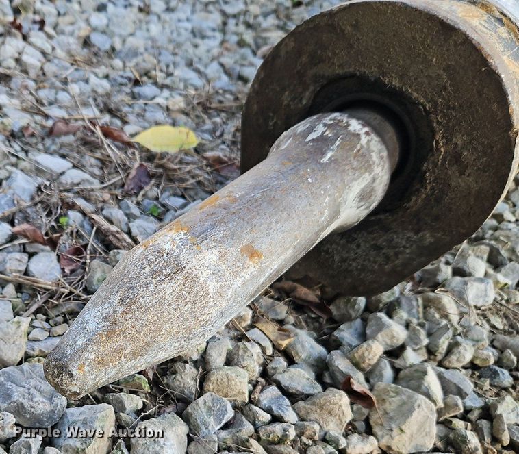 image for item EI8288 Bobcat HB980 breaker