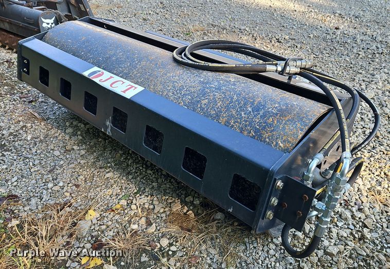 image for item EI8290 JCT skid steer roller