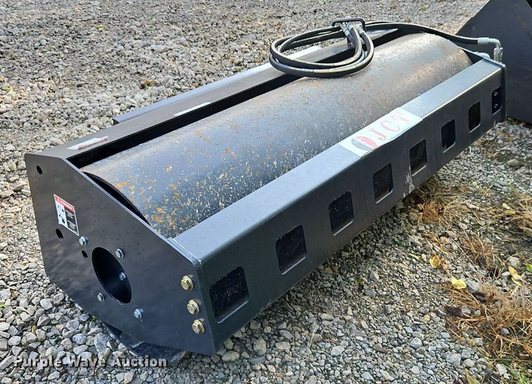 image for item EI8290 JCT skid steer roller