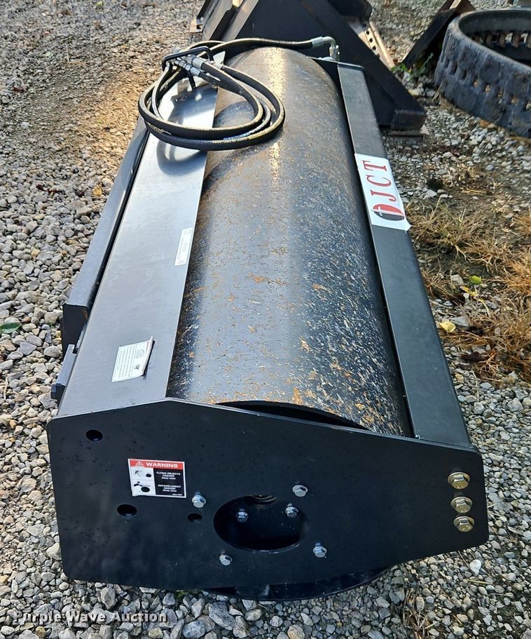 image for item EI8290 JCT skid steer roller