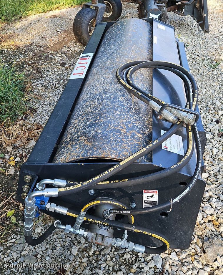 image for item EI8290 JCT skid steer roller