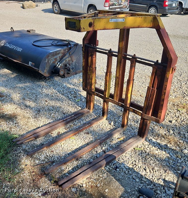 image for item EI8293 U.S. Truck Cranes Inc 647 pallet forks