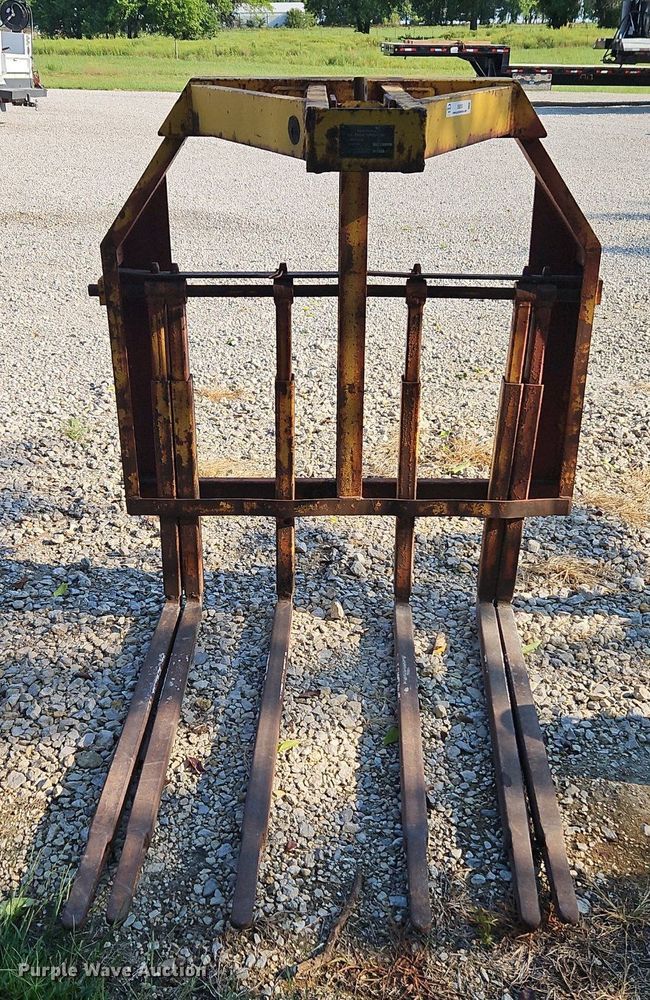 image for item EI8293 U.S. Truck Cranes Inc 647 pallet forks