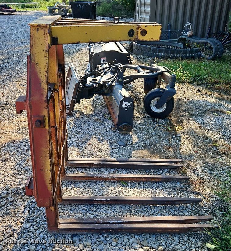 image for item EI8293 U.S. Truck Cranes Inc 647 pallet forks