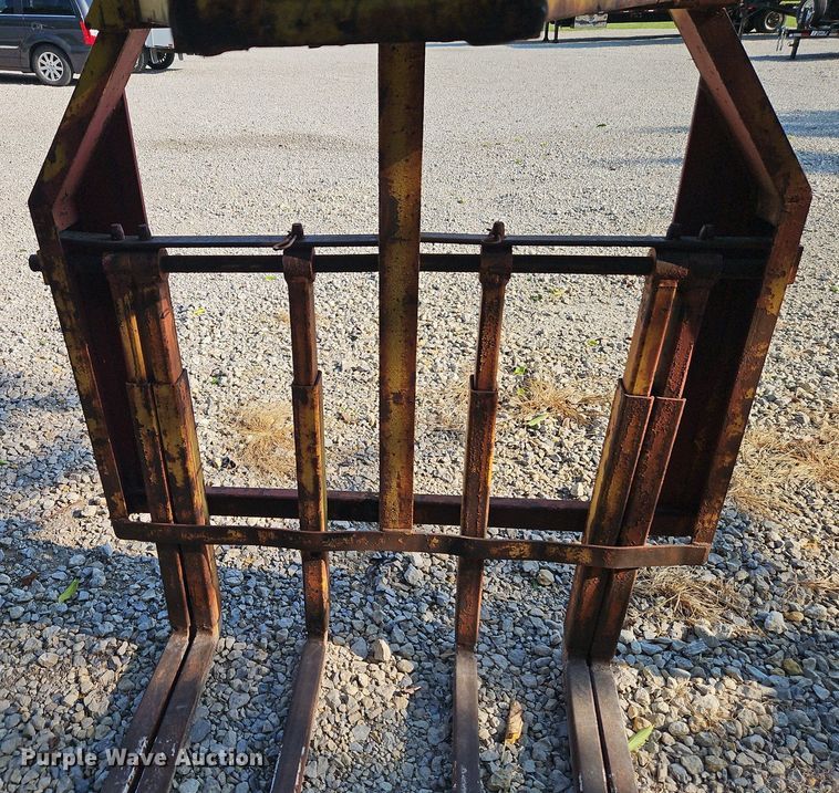 image for item EI8293 U.S. Truck Cranes Inc 647 pallet forks