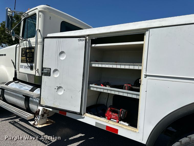 image for item EJ7238 1996 Western Star  4900 utility / service truck