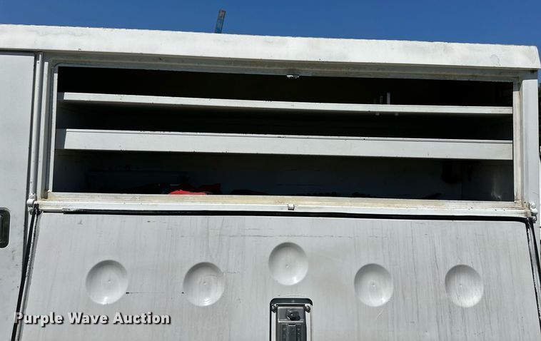 image for item EJ7238 1996 Western Star  4900 utility / service truck