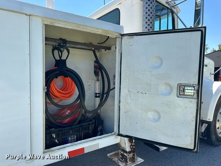 image for item EJ7238 1996 Western Star  4900 utility / service truck