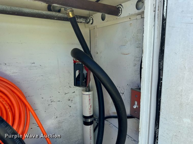 image for item EJ7238 1996 Western Star  4900 utility / service truck