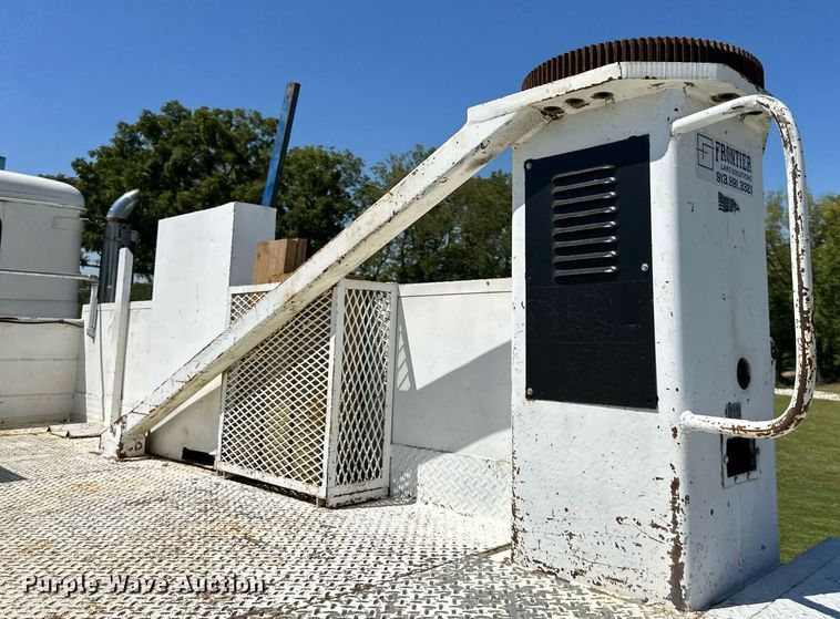 image for item EJ7238 1996 Western Star  4900 utility / service truck