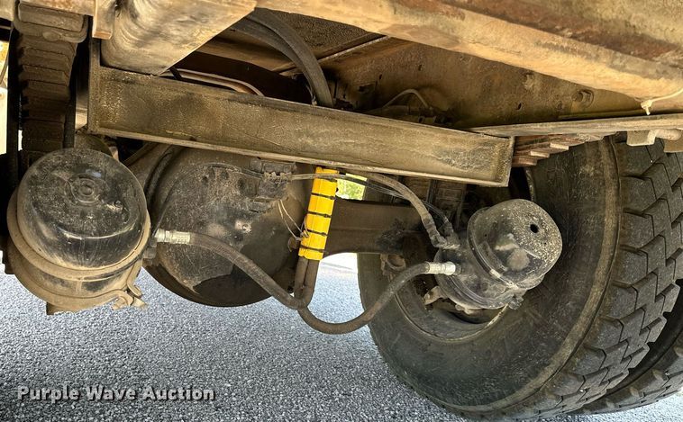 image for item EJ7238 1996 Western Star  4900 utility / service truck