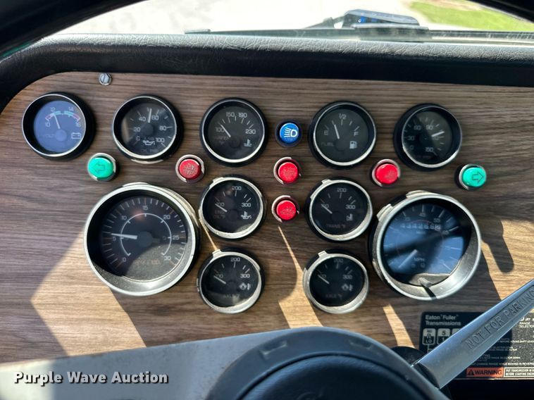 image for item EJ7238 1996 Western Star  4900 utility / service truck