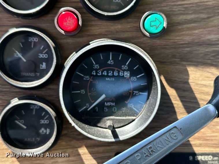 image for item EJ7238 1996 Western Star  4900 utility / service truck