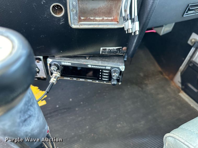 image for item EJ7238 1996 Western Star  4900 utility / service truck