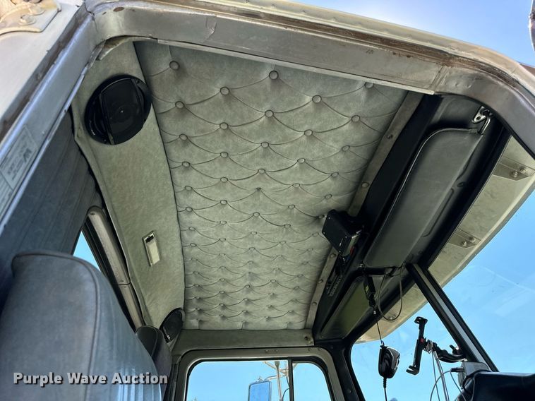 image for item EJ7238 1996 Western Star  4900 utility / service truck