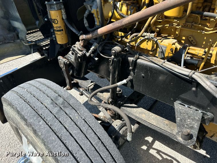 image for item EJ7238 1996 Western Star  4900 utility / service truck