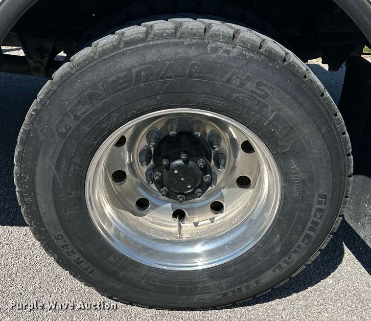 image for item EJ7238 1996 Western Star  4900 utility / service truck