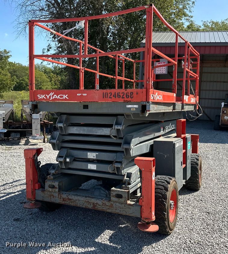 image for item EJ7283 Skyjack SJ8841 scissor lift
