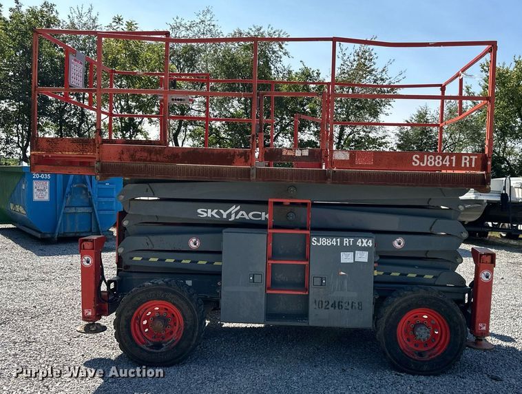 image for item EJ7283 Skyjack SJ8841 scissor lift