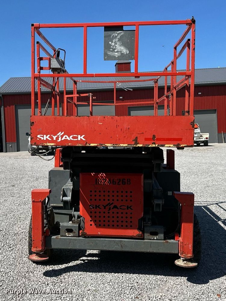 image for item EJ7283 Skyjack SJ8841 scissor lift