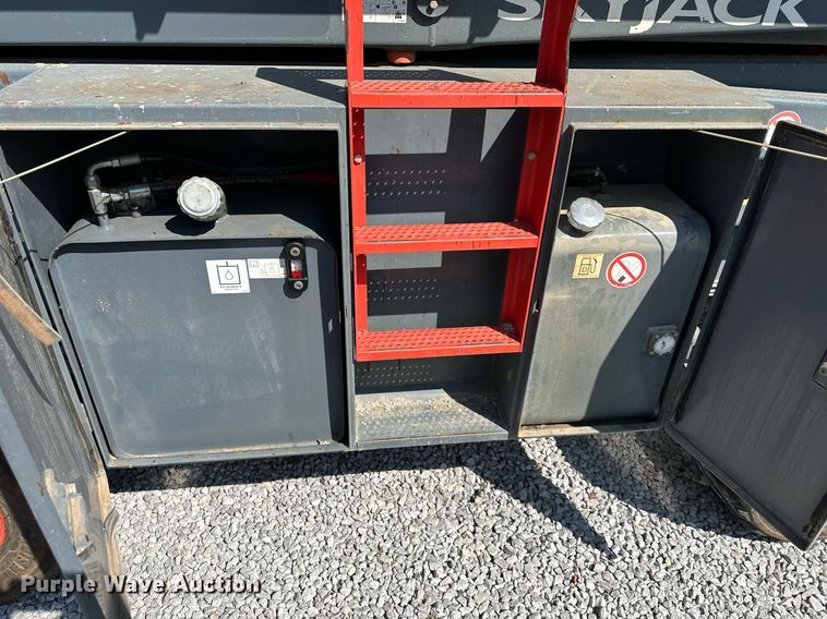 image for item EJ7283 Skyjack SJ8841 scissor lift