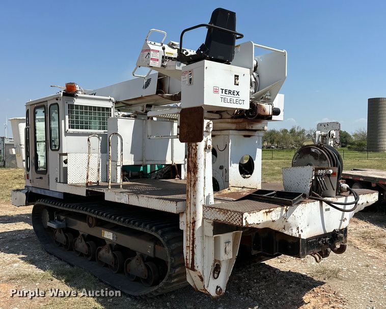 image for item EJ8914 IHI IC50 track carrier with digger derrick 