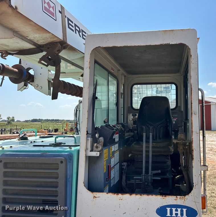 image for item EJ8914 IHI IC50 track carrier with digger derrick 