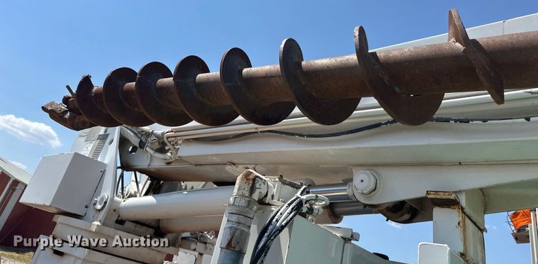 image for item EJ8914 IHI IC50 track carrier with digger derrick 